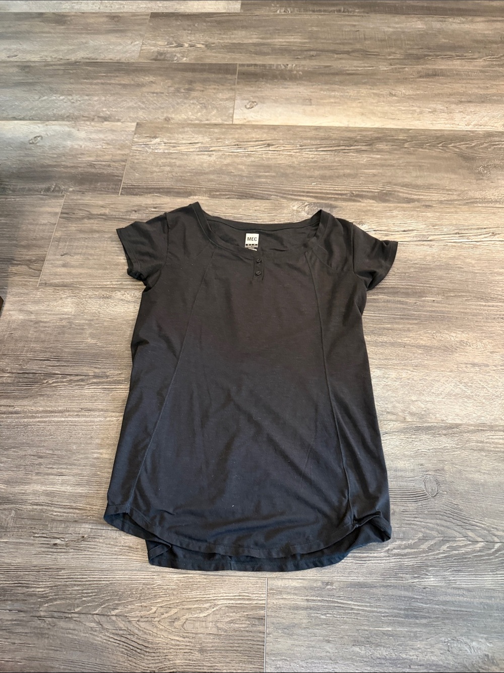 MEC Black Short Sleeve Scoop Neck Women's Top